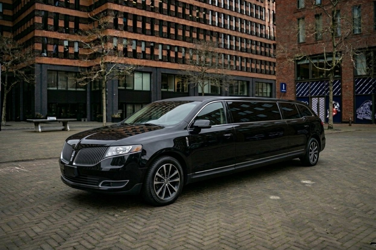 Lincoln MKT Stretch Limo